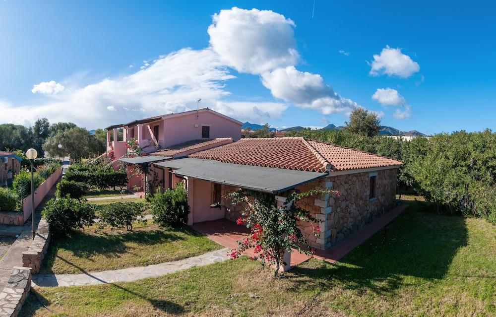 Residenze Gallura Apartment Сан Теодоро Екстериор снимка